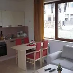 Snezhanka Παμπόροβο